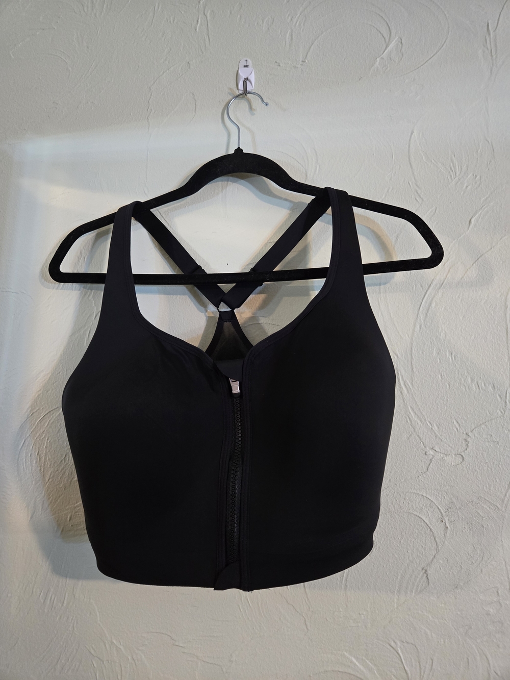 Athleta Empower Front Zip Sports Bra 38DD Black High Support